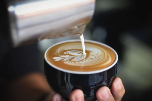 How to Make the Perfect Dairy-Free Latte at Home